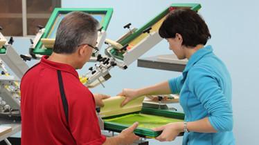 Learn How to Screen Print | Screen Printing Class St. Louis